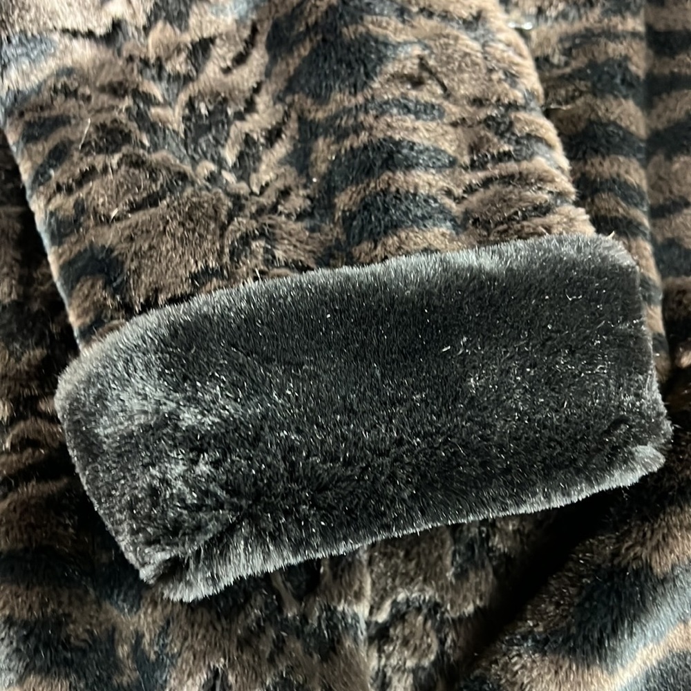 Novelti Winter Faux Fur Cozy Full Length Coat - Picture 12 of 15